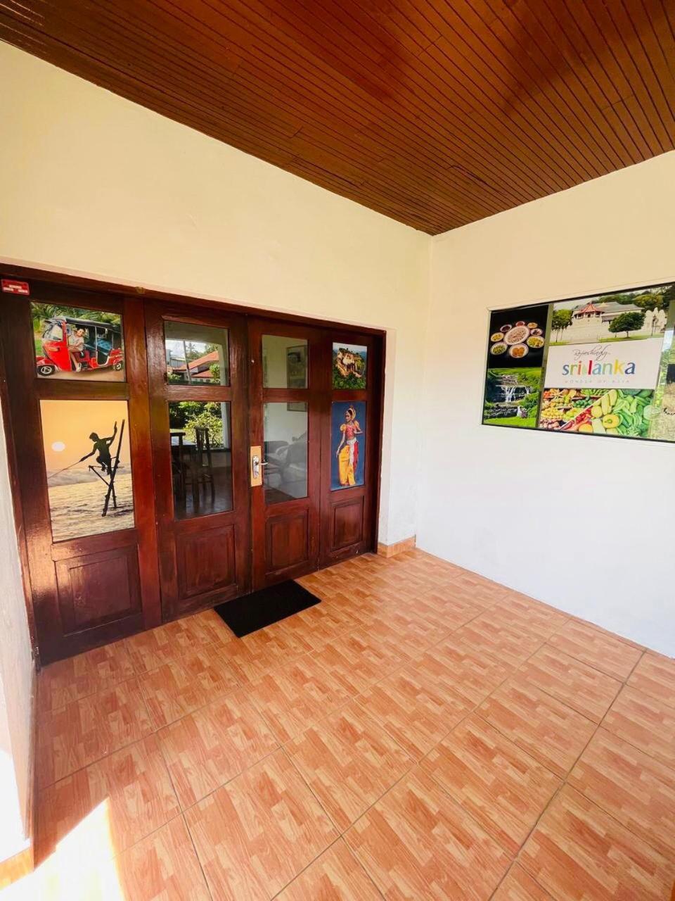The Beez Otel Negombo Dış mekan fotoğraf