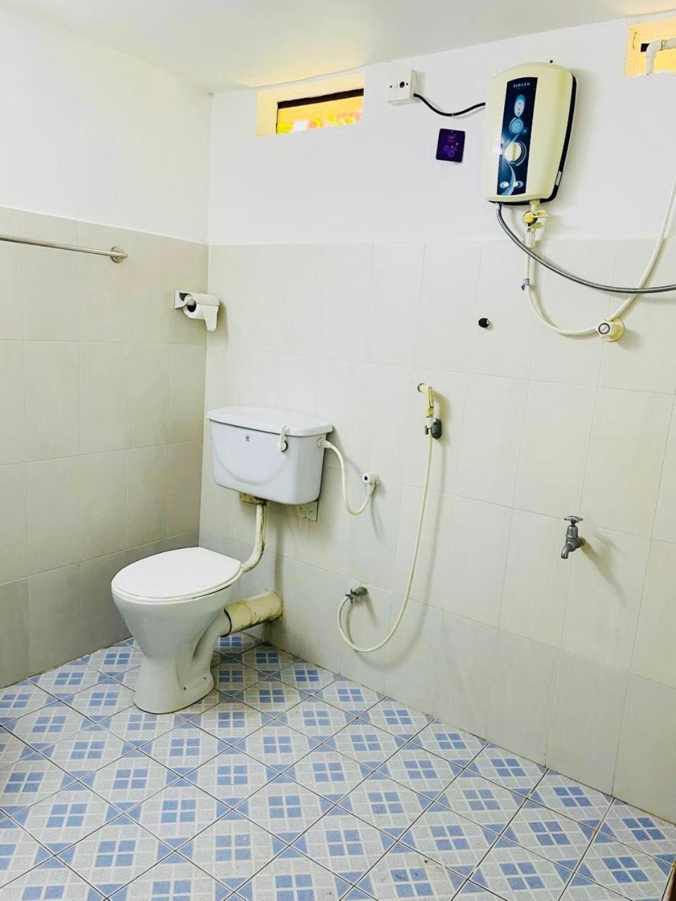 The Beez Otel Negombo Dış mekan fotoğraf